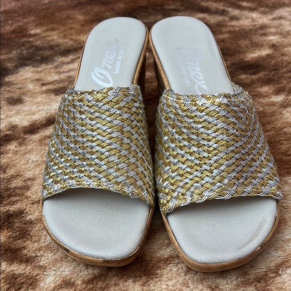 Onex Women's Woven Gold and Silver Wedge Sandals size 39 - Picture 2 of 7